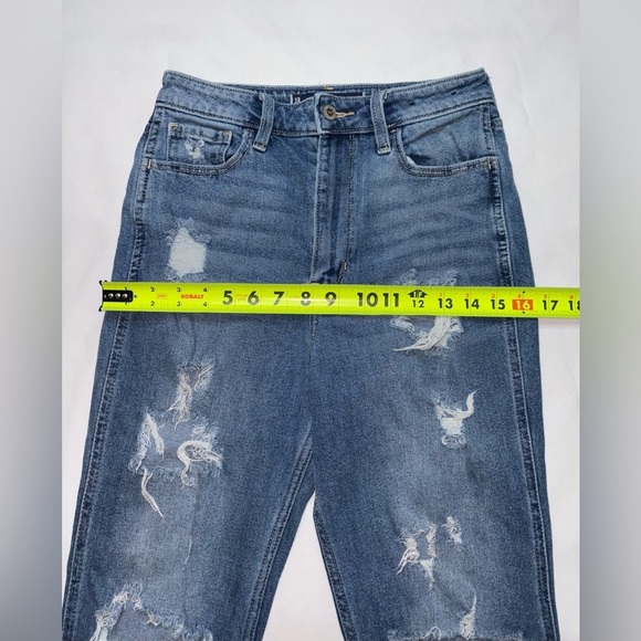Hollister Size 3/26 Medium Wash Distressed Ultra Hi Rise Mom Jeans - Picture 3 of 10